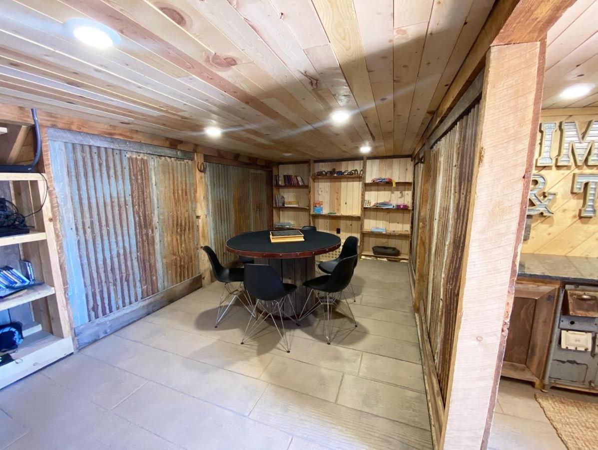 קנב Timber & Tin D 2Bed 2Bath W Pool & Rooftop Deck מראה חיצוני תמונה